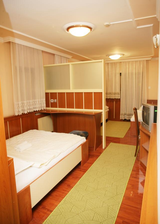Motel Nana Banja Luka Exterior foto